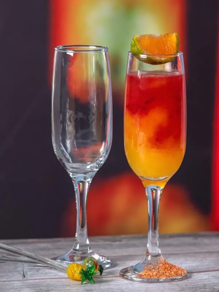 2722 -2 Tulip Champ Flute Glass Roxx